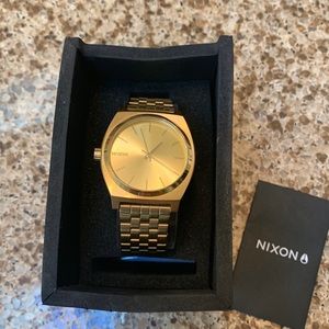 NIXON watch